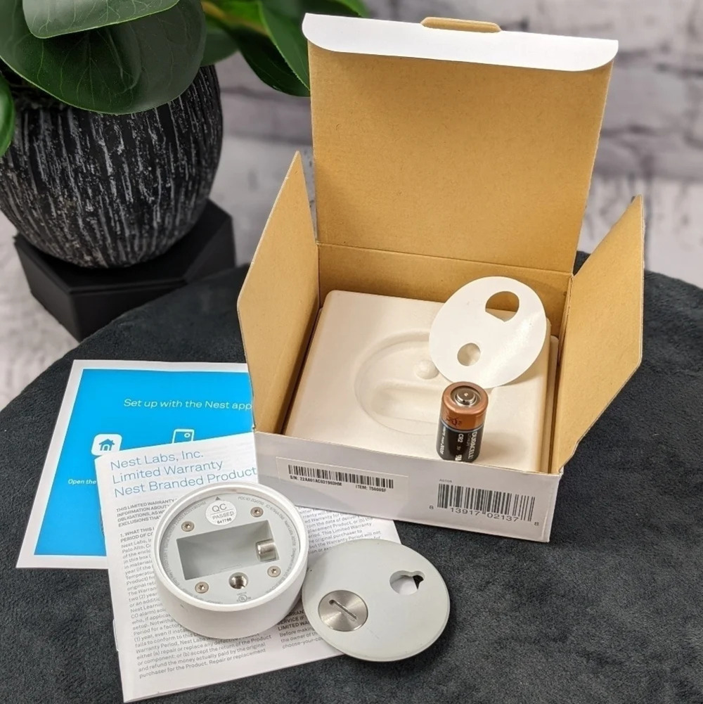google Nest Temperature Sensor White - Picture 2 of 5